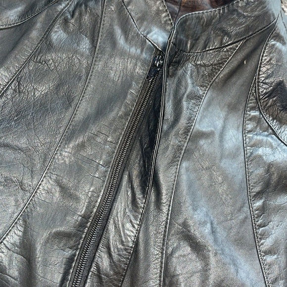 Vintage black leather jacket size medium - Picture 7 of 14